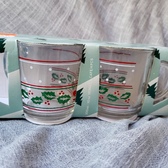 🎄Vintage Christmas Drinking Glass Coffee Mugs Set of 4 in original package - Picture 10 of 15